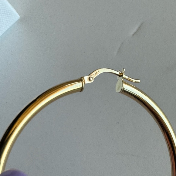 Mejuri 14k Large Tube Hoops - Picture 9 of 13